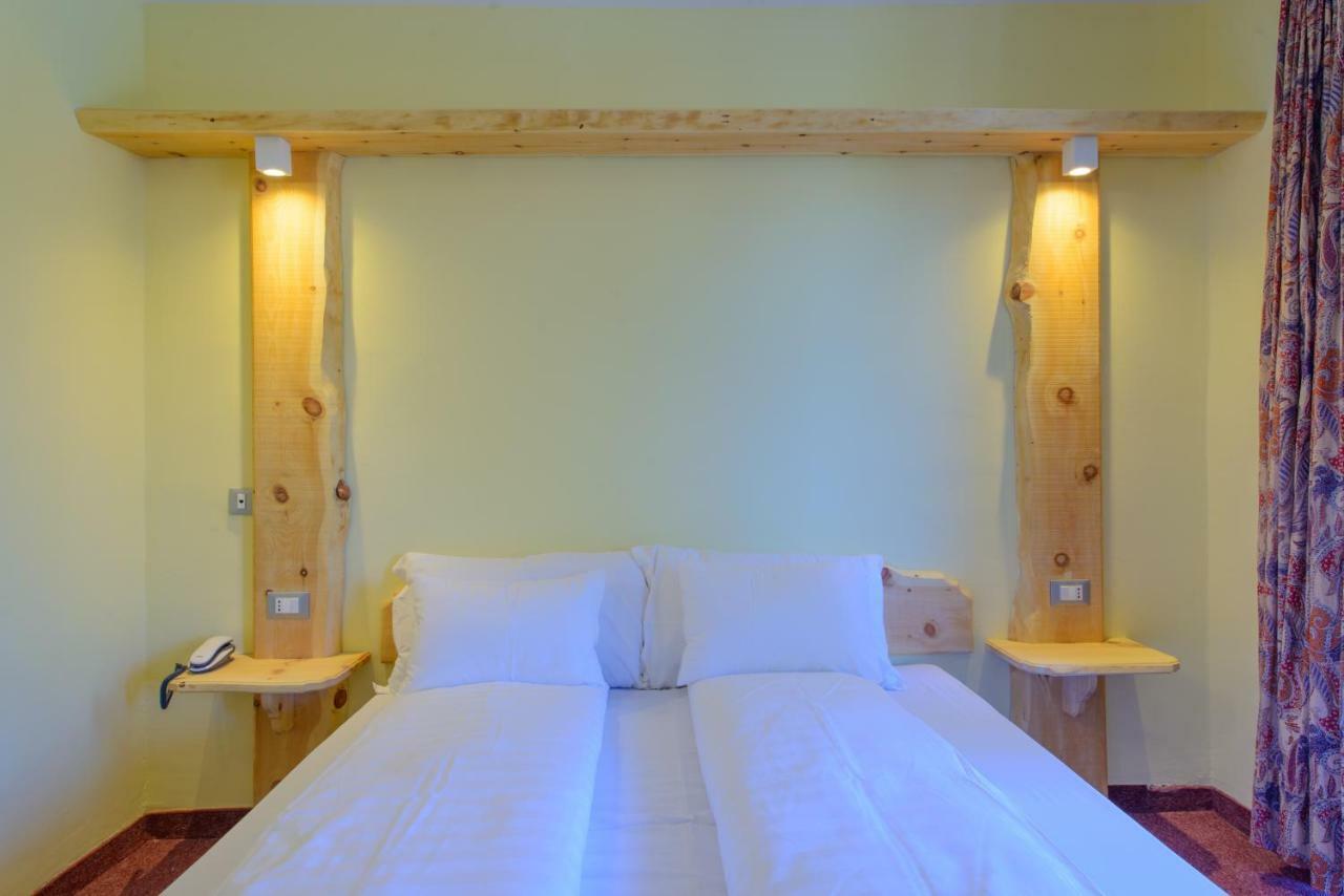 Park Hotel Faloria Canazei Esterno foto